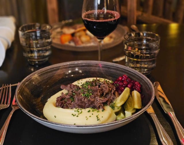 Poronkäristys on annos, joka tulee aina pysymään ravintolan listalla.