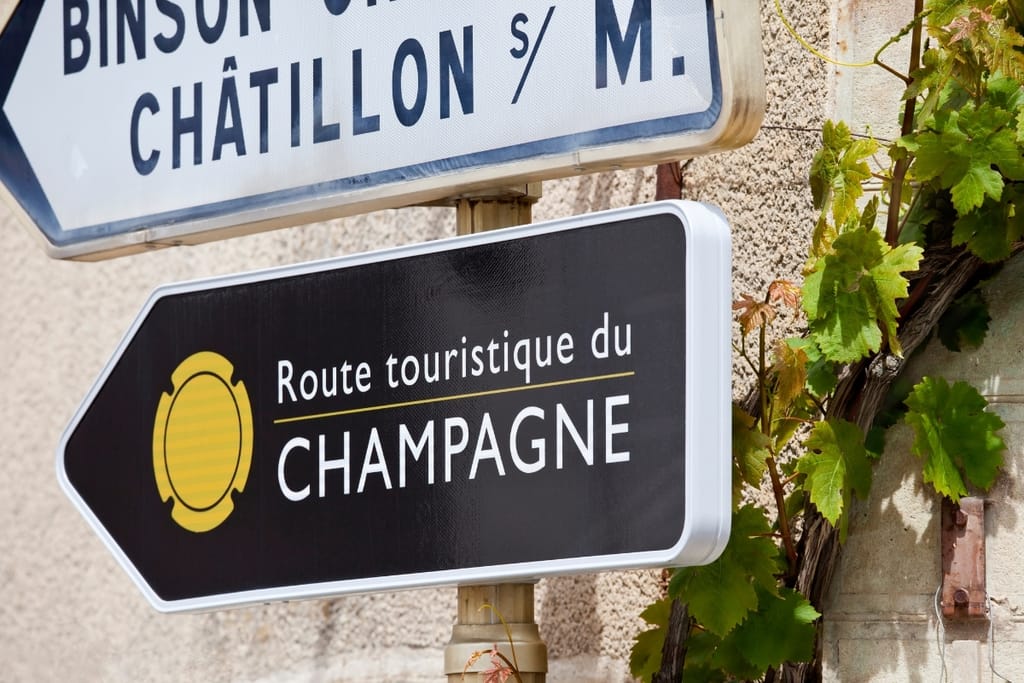 Route touristique du Champagne -kyltti Champagnen viinialueella Ranskassa