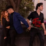 Kolmiodraama parisuhteessa – mies tuo kukkia mutta on kiinnostunut toisesta